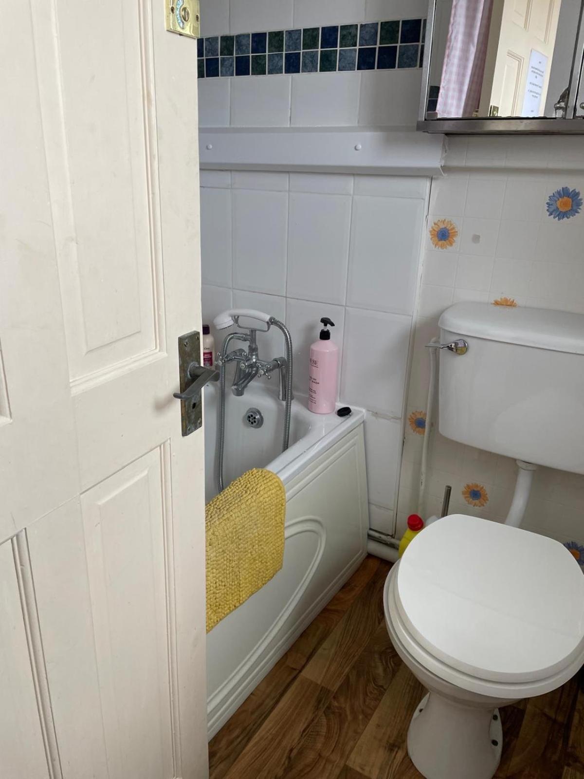 בנגור Room Only Guest Accommodation, Guest House Self Catering מראה חיצוני תמונה